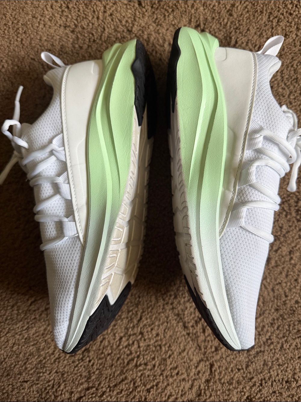 Puma White Mesh Athletic Sneakers with Mint Accent size 8.5 women’s.Worn once - Picture 2 of 7